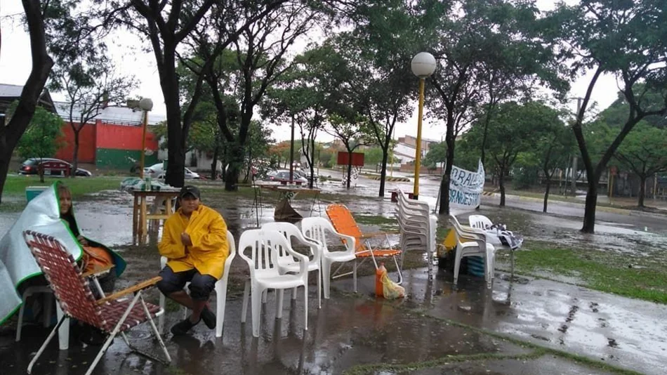 Ingenio La Esperanza: familiares de los 25 trabajadores detenidos exigen su liberación 