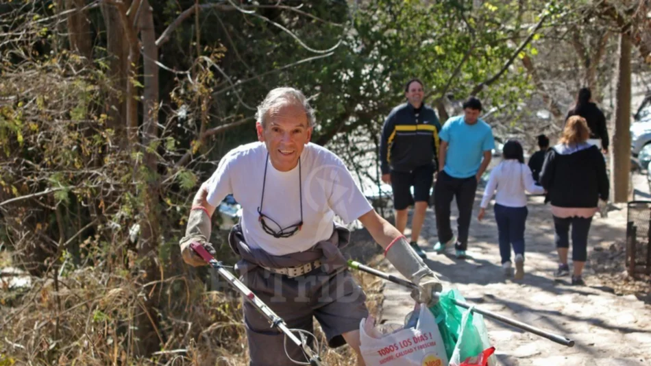 Destacaron a un vecino que limpia el cerro San Bernardo