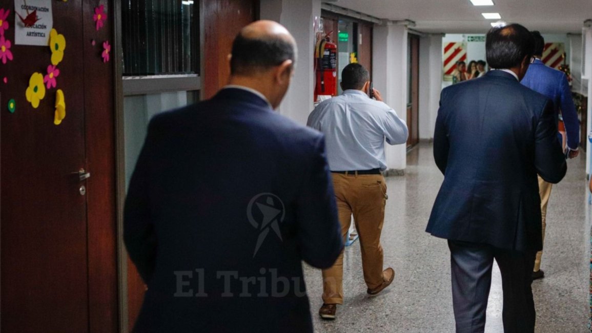 Una reunión a puertas cerradas  con Analía Berruezo