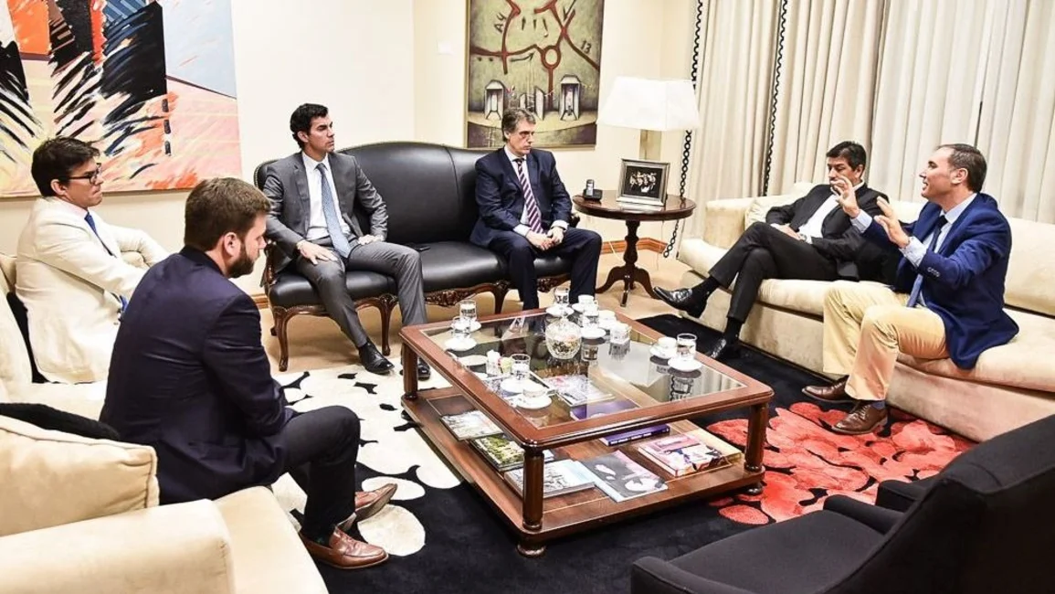 En medio de la crisis petrolera, Urtubey recibió a las autoridades de Refinor