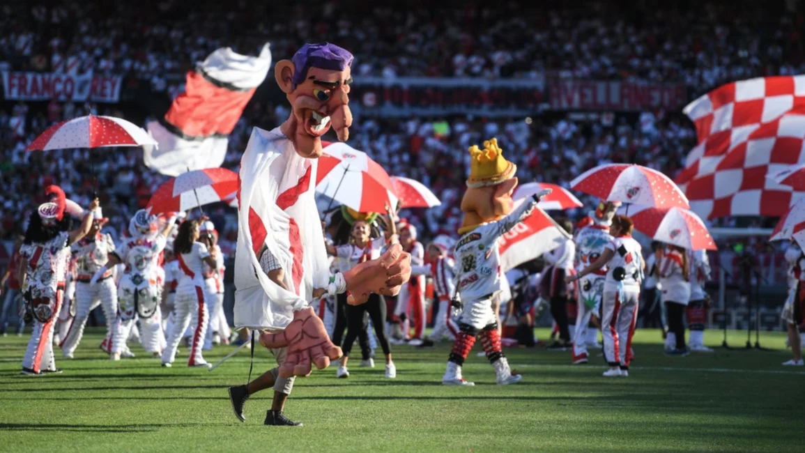 River llegó al Monumental y empezó el festejo