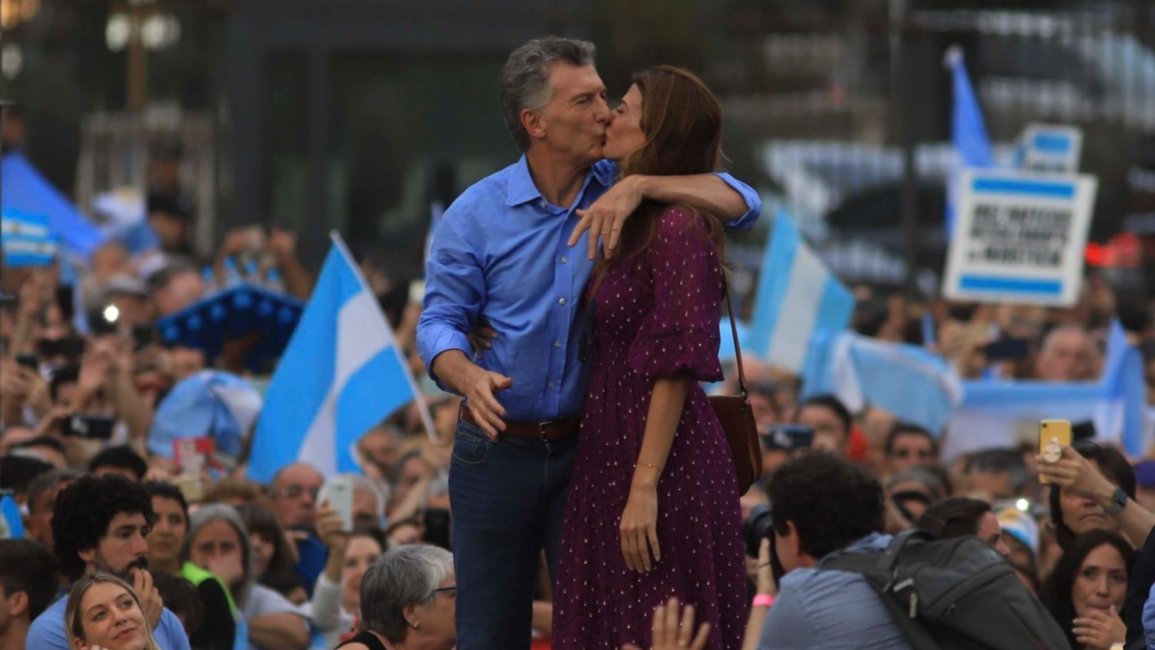 VIDEO. Mauricio Macri se despidió ante una Plaza de Mayo llena y dijo que va a ser una “oposición constructiva”