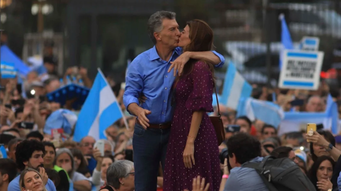 VIDEO. Mauricio Macri se despidió ante una Plaza de Mayo llena y dijo que va a ser una “oposición constructiva”