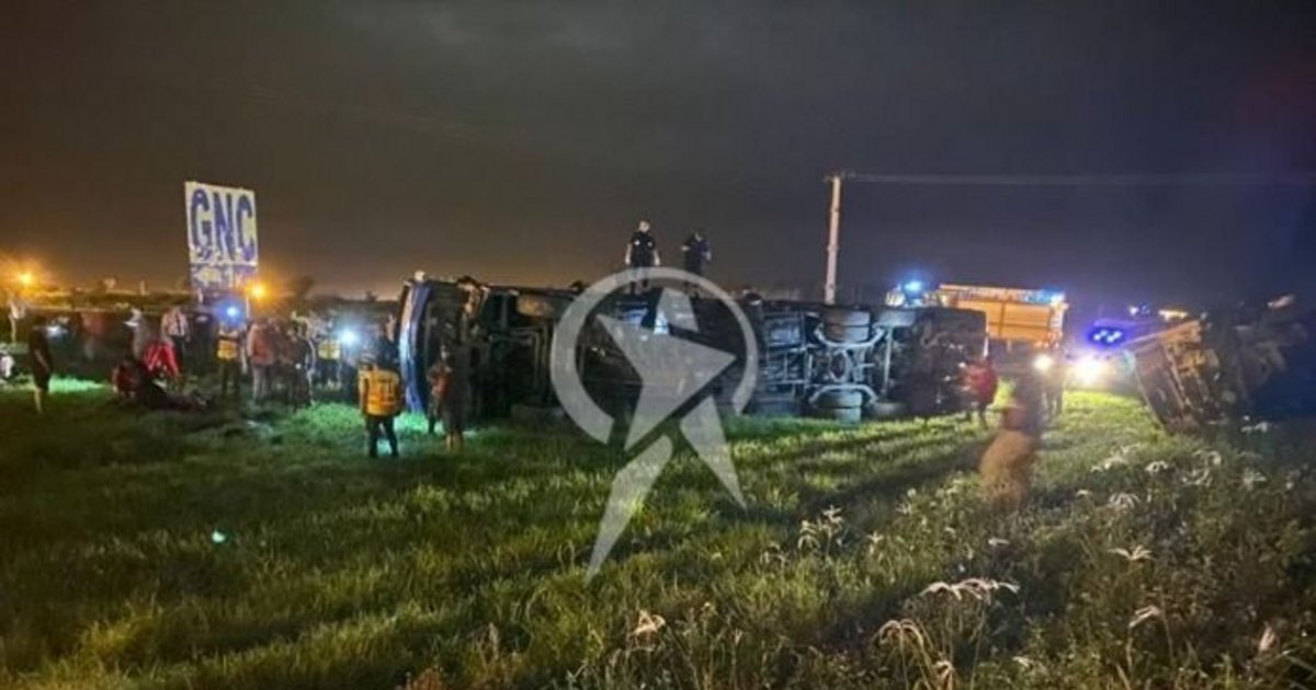 Choque entre un colectivo y un camión en el cruce de las rutas 9 y 34 ...