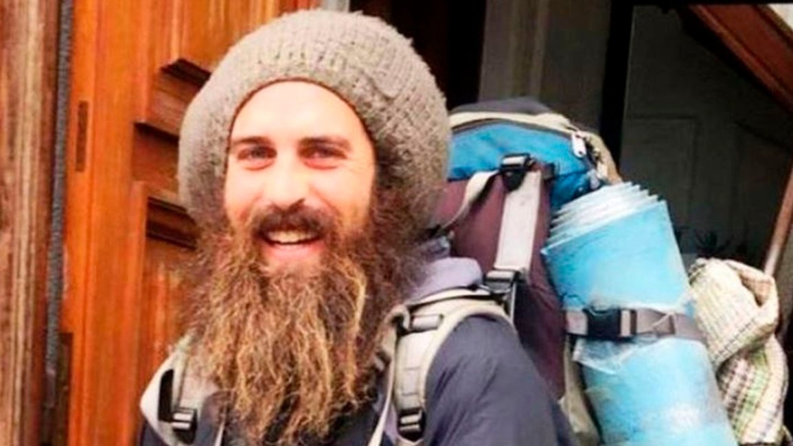 Los padres del francés Mathieu Martin mantienen la esperanza de hallar el cuerpo de su hijo