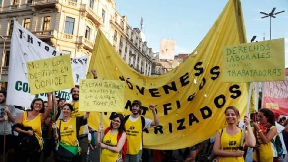 ¡Investigar es trabajar! Investigadores reclaman derechos laborales 