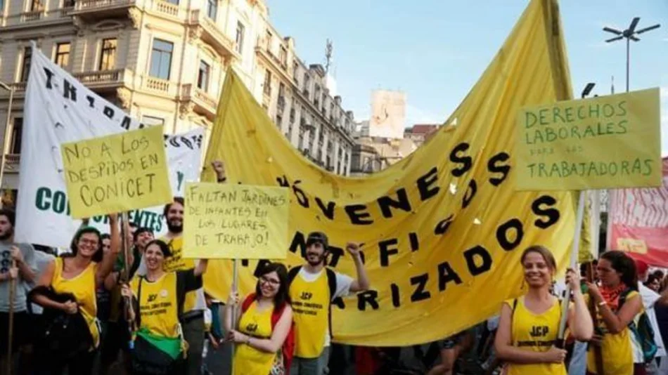 ¡Investigar es trabajar! Investigadores reclaman derechos laborales 