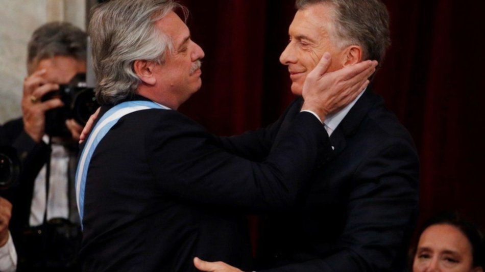 El Gobierno dispuso la revisión de las contrataciones de personal jerárquico de los últimos 3 años