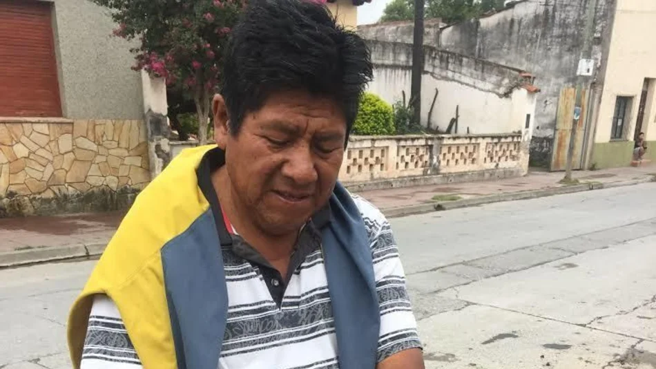 Gregorio recorre los pueblos afilando cuchillos y tijeras hace 35 años