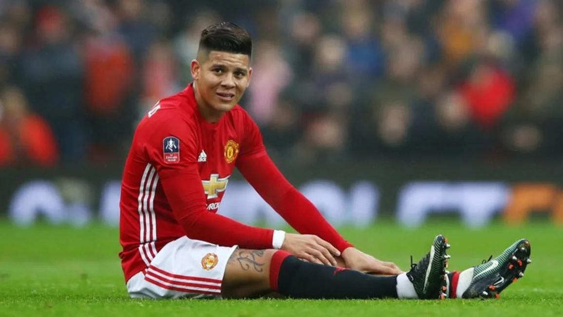 Marcos Rojo fue declarado transferible por el Manchester United