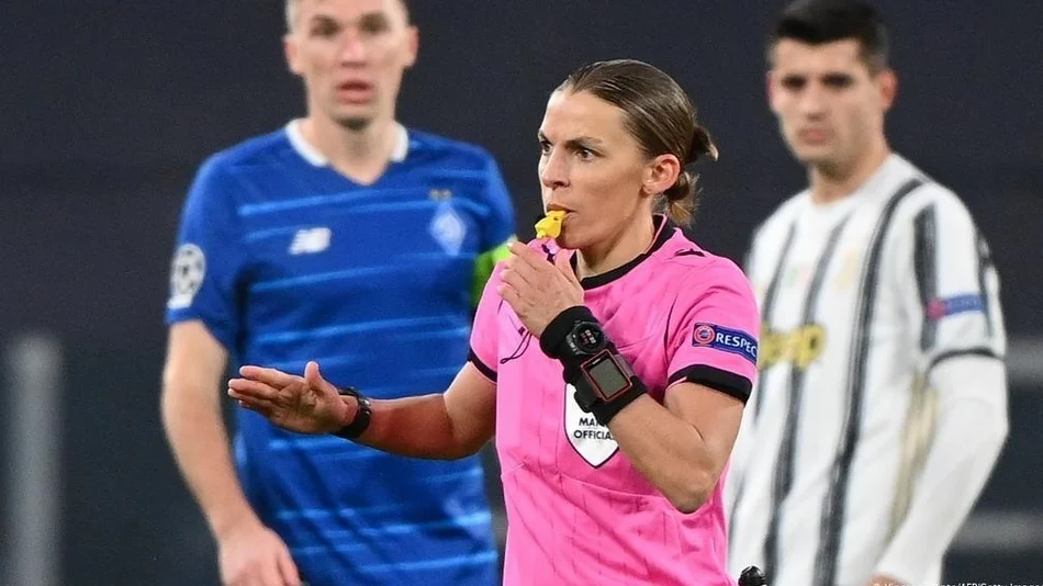 Stéphanie Frappart, la primera mujer en arbitrar un partido de Champions League