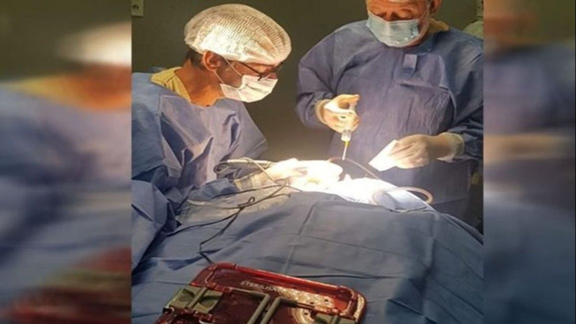 Dos pacientes hipoacúsicos volverán a escuchar gracias a un nuevo modelo de implante 