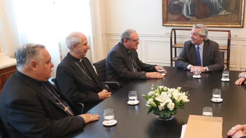 Molestos por la ley del aborto, los obispos no visitarán al Presidente en Navidad