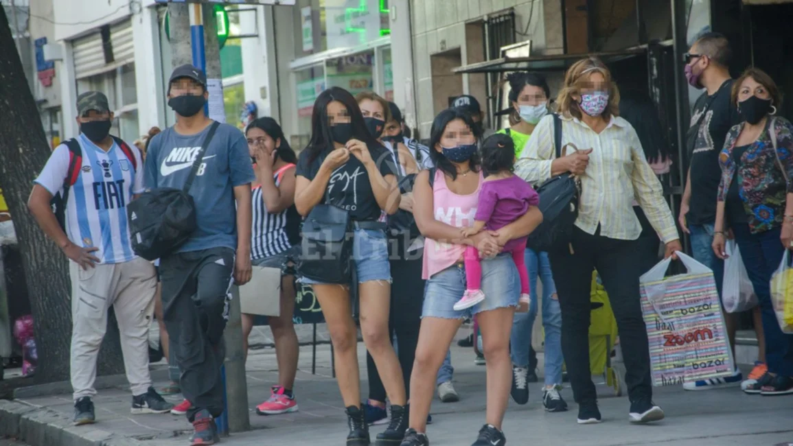 Un fin de año con menos colectivos y negocios hasta las 17 