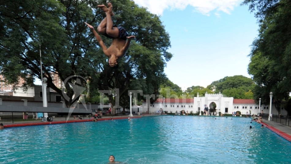 Plaza Alvarado: Habilitan el natatorio Juan Perón