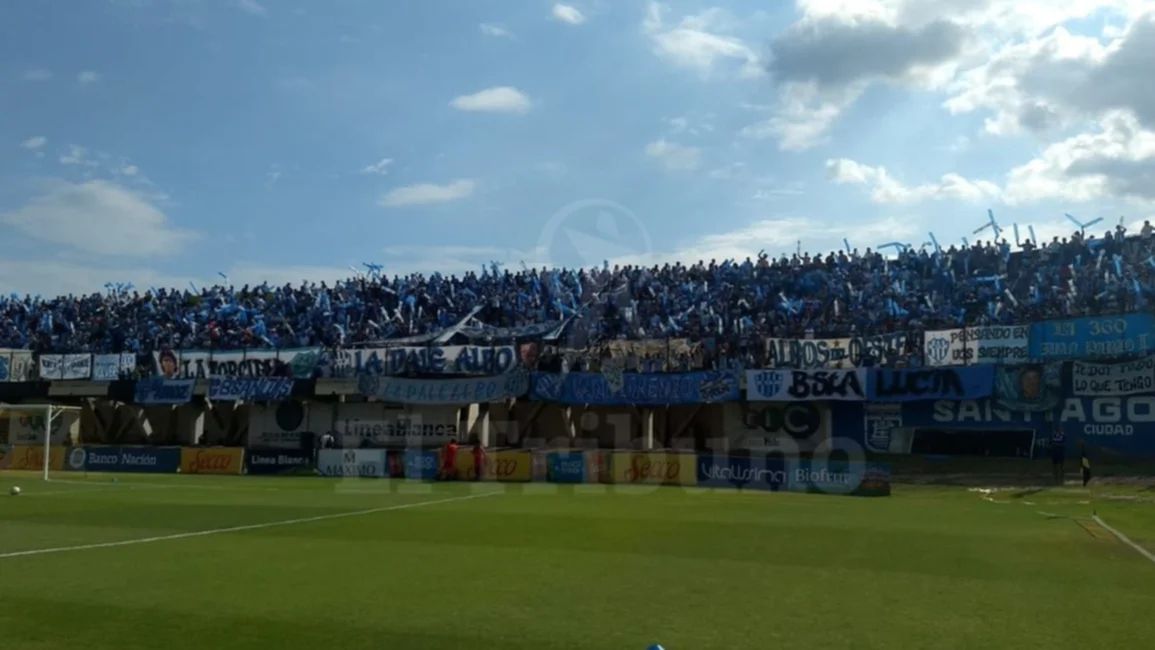 VIDEO. Desde Santiago: más de 4 mil hinchas de Gimnasia alentaron hasta el final