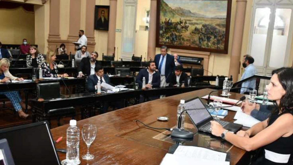 Dos dictámenes para limitar el mandato del gobernador