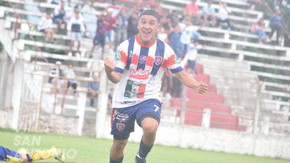 San Antonio ganó y sigue en carrera