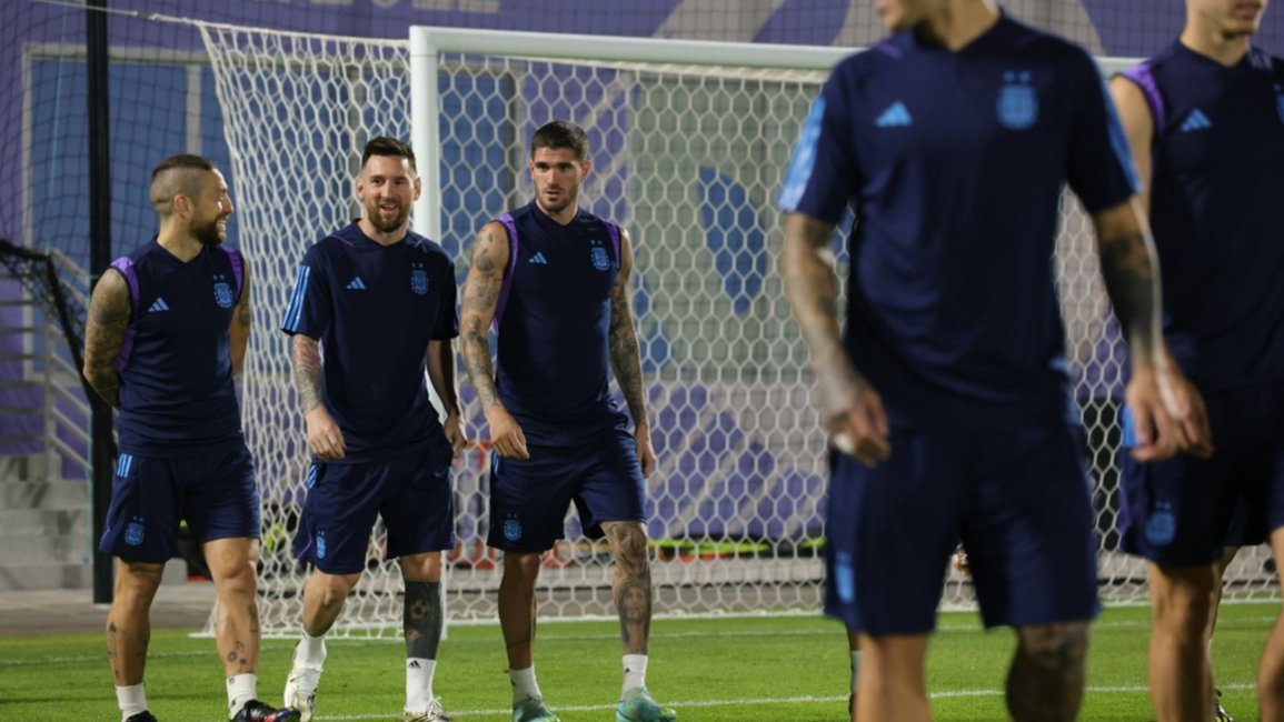 La Selección argentina se entrenó por última vez antes del partido con Australia y Scaloni mantiene dos dudas