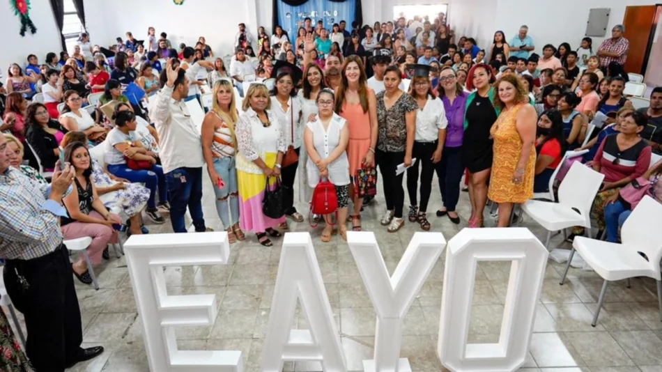 Capacitan a 10 mil personas en oficios