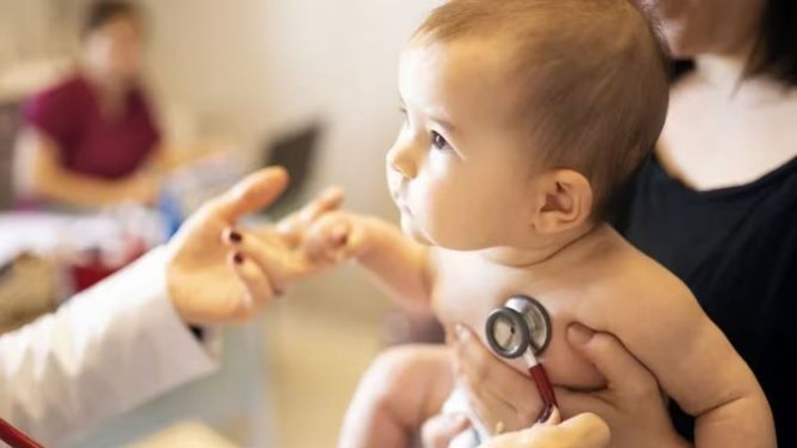 La ANMAT aprobó el primer anticuerpo monoclonal contra la bronquiolitis destinado a bebés menores a 24 meses