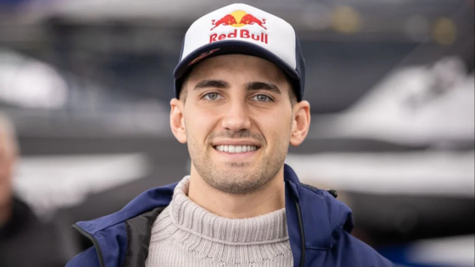 Luciano Benavides se codea con los mejores pilotos en la FIM Awards 2023 de Liverpool