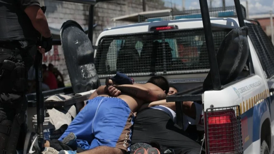 Cuatro policías afrontan un juicio por la muerte de un joven en barrio El Rosedal