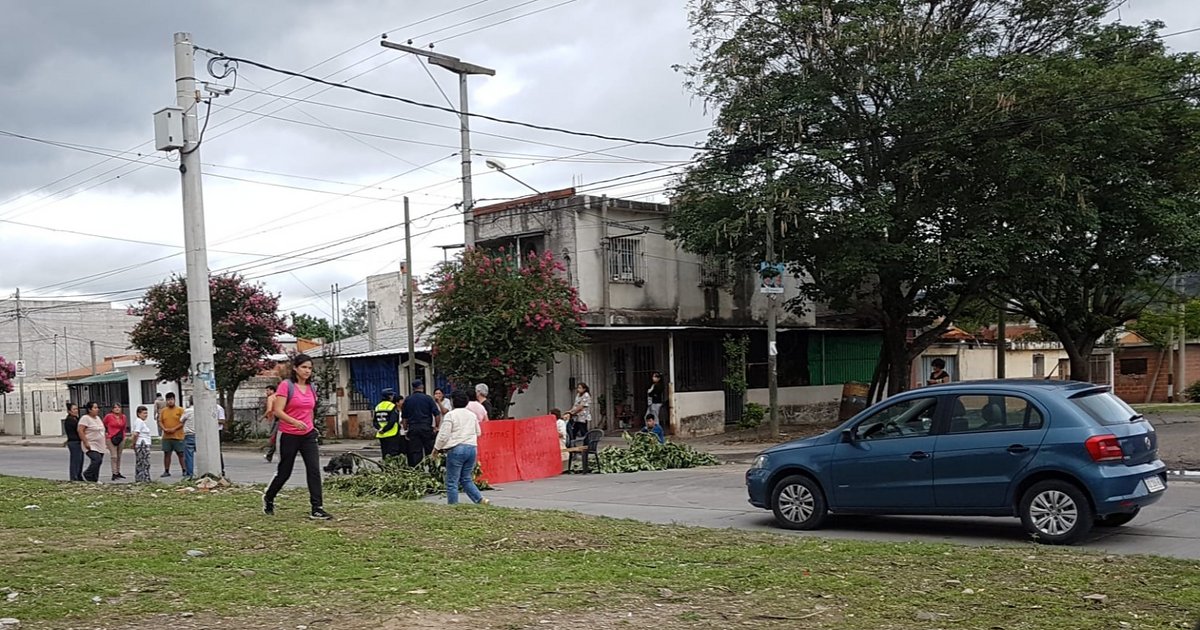 Protesta de vecinos en zona norte por la falta de agua