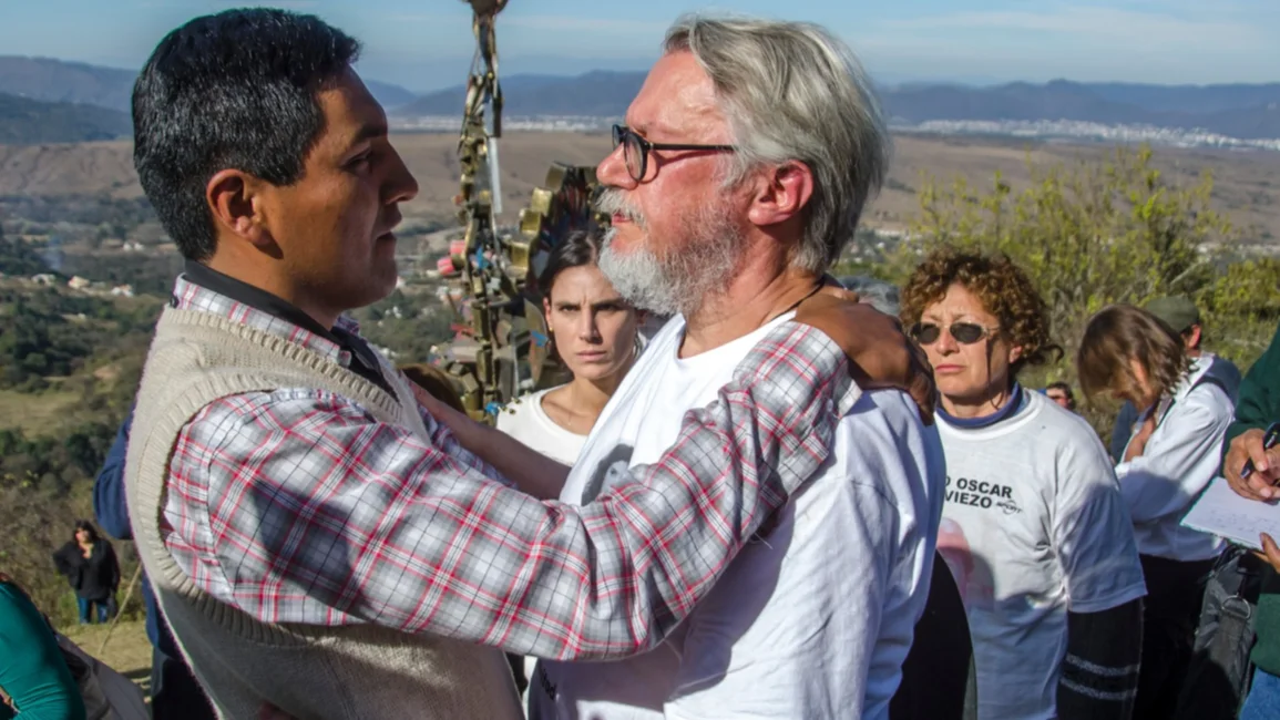 Bouvier, padre de una de las turistas francesas asesinadas en Salta, dijo estar "súper feliz" por el fallo de la CSJN