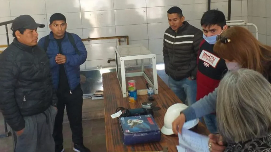  Formaron en oficios a unos 300 emprendedores