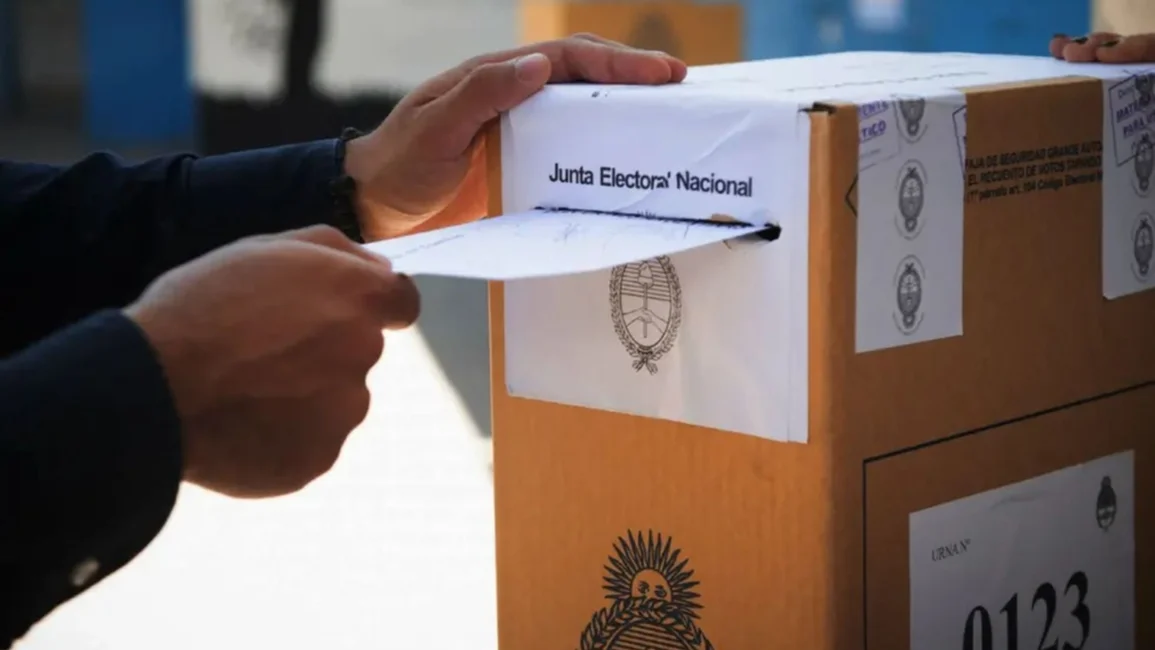 Siempre es mejor la vía democrática a las dictaduras