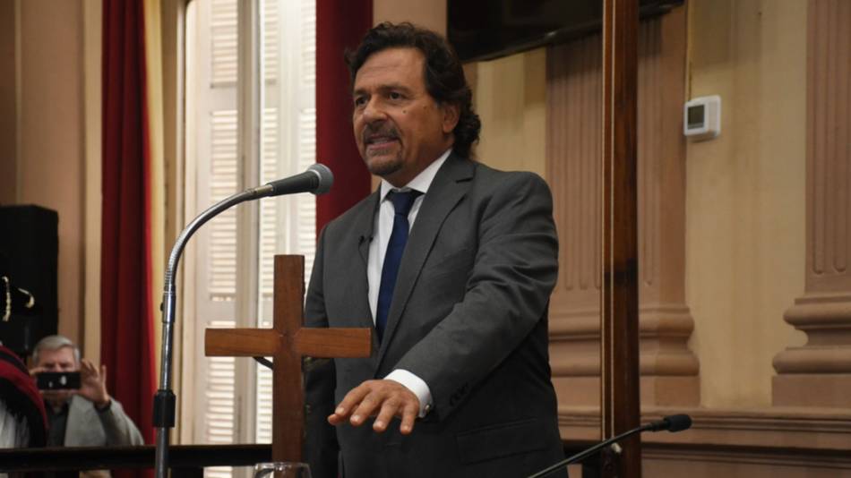 Gustavo Sáenz asumió su segundo mandato como gobernador de Salta: "El Estado no debe ser una bolsa de trabajo"