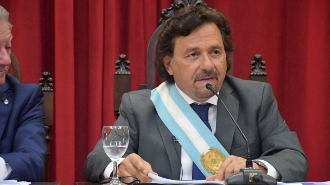 Gustavo Sáenz asumió su segundo mandato con advertencias a Milei