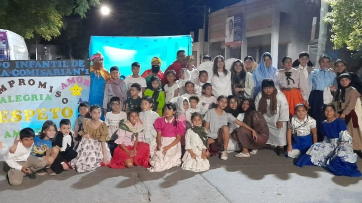 Se inauguró el pesebre artesanal "La Navidad Azul" 