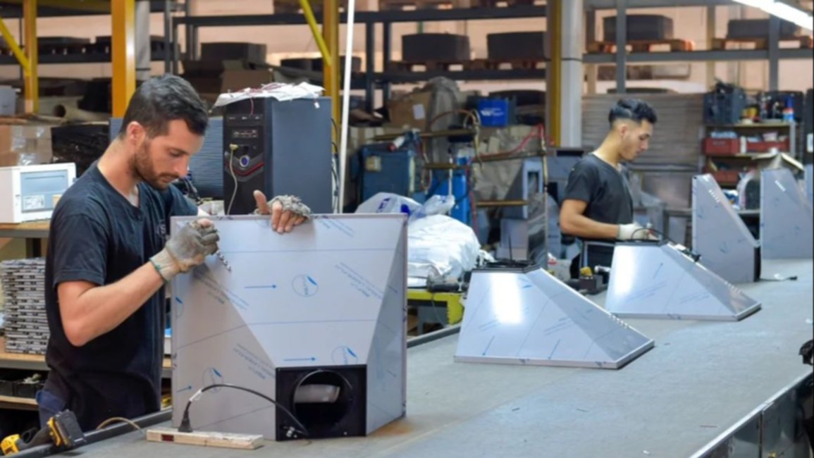 Un paquete de emergencia laboral incluye rebajar aportes patronales y crear un seguro de desempleo