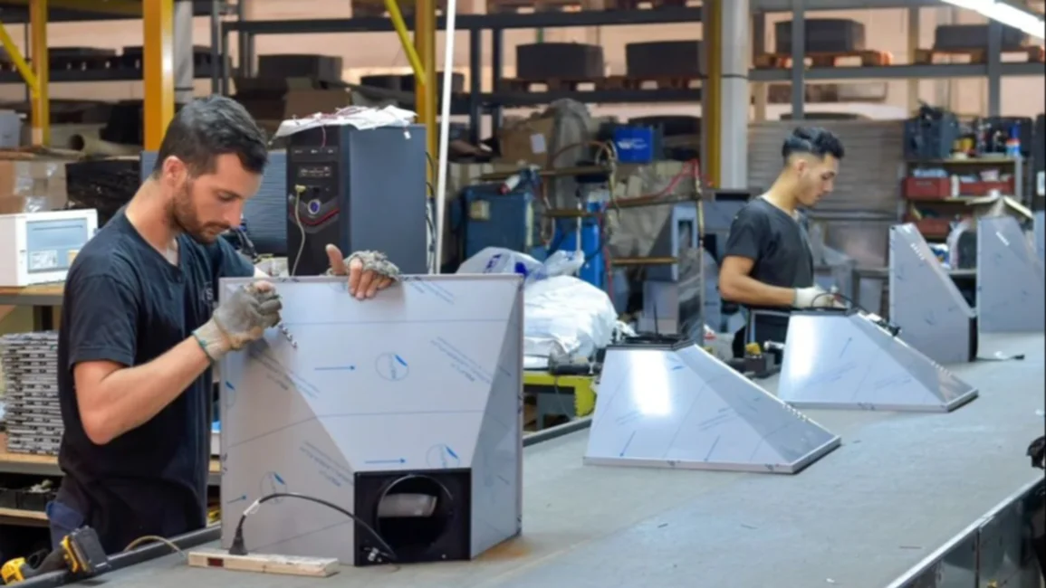 Un paquete de emergencia laboral incluye rebajar aportes patronales y crear un seguro de desempleo