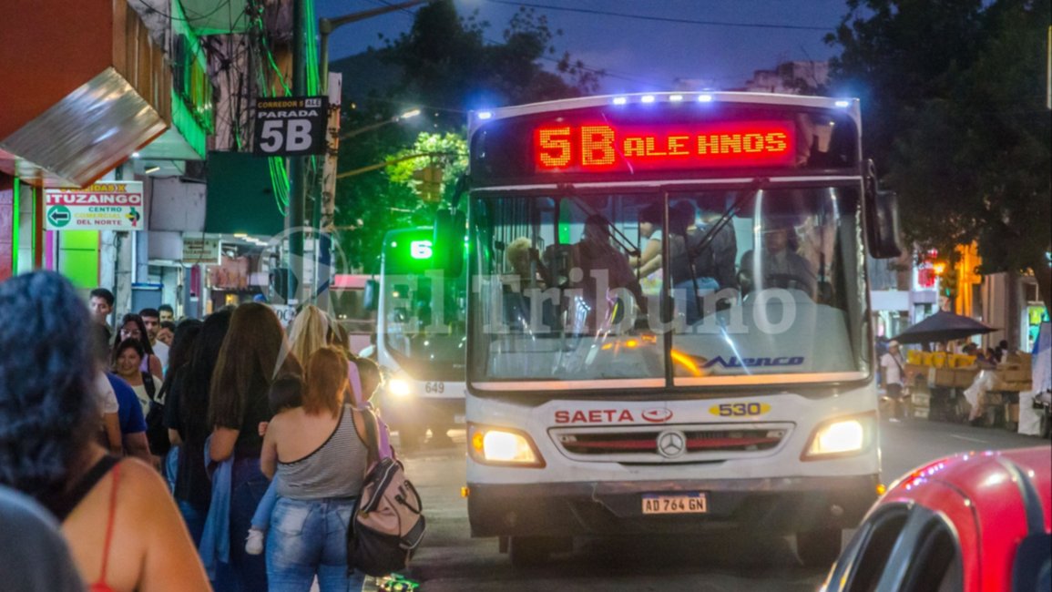 El servicio nocturno de colectivos quedó restablecido anoche 