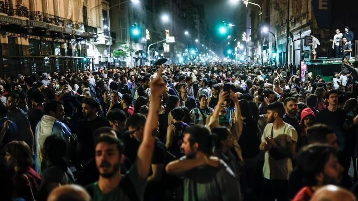 Cacerolazos en distintos puntos del país tras los anuncios de Javier Milei