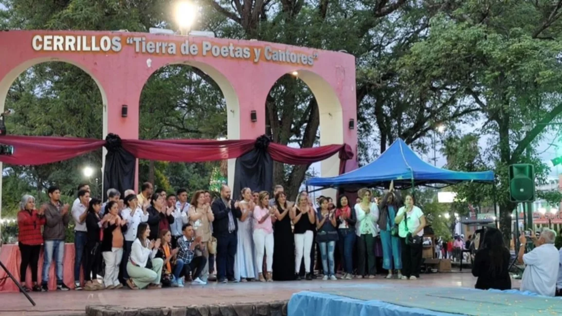 Cerrillos: una multitud visitó la feria de artes y oficios de la Fundación Futuro