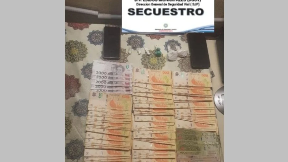 En un control vial, la Policía detuvo a un joven con casi 300 dosis de cocaína