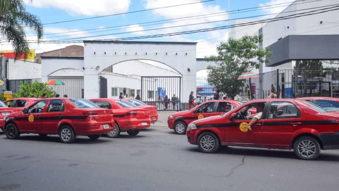 Taxistas crean una aplicación para contrarrestar a Uber