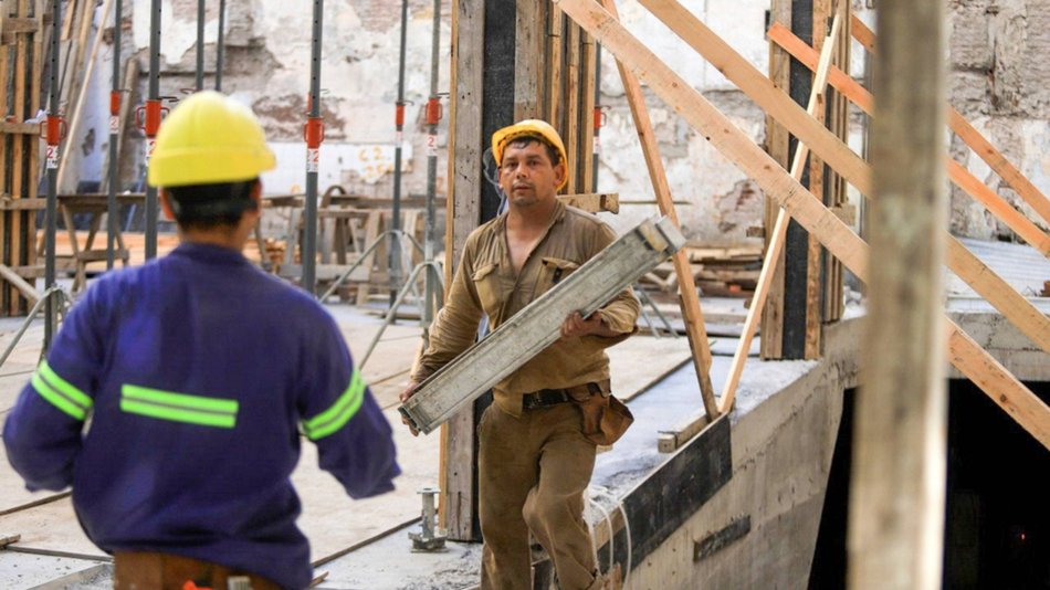 La construcción no logra ponerse en pie: en octubre cayó 24,5% interanual
