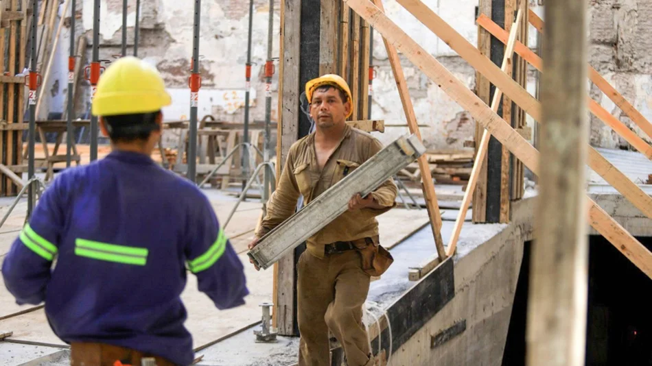La construcción no logra ponerse en pie: en octubre cayó 24,5% interanual