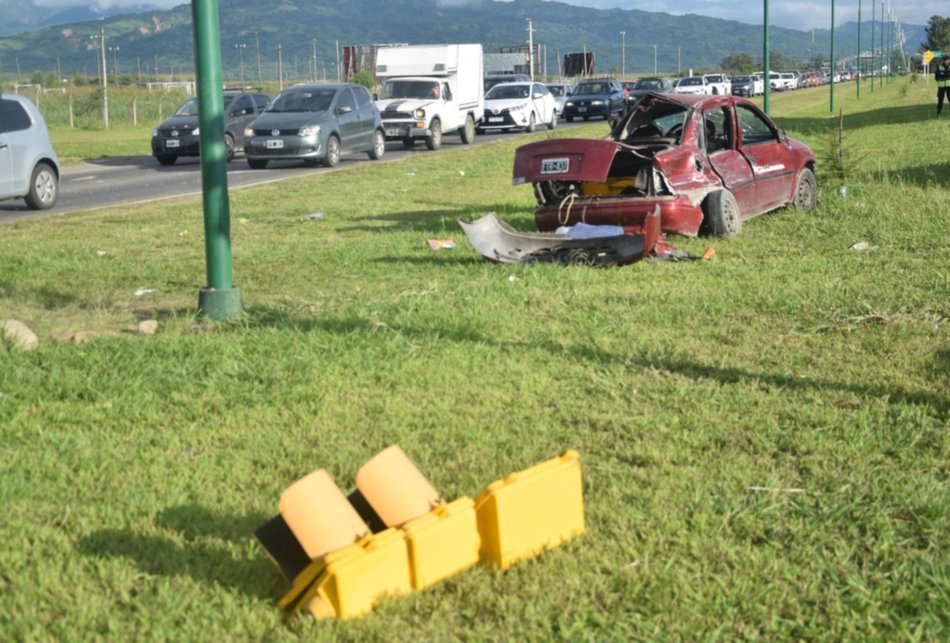 Un conductor con 1,69 gramos de alcohol en sangre protagonizó un violento choque en la avenida Bolivia- Un conductor con 1,69 gramos de alcohol en sangre protagonizó un violento choque en la avenida Bolivia