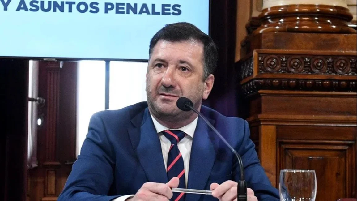 La jueza Sandra Arroyo Salgado pidió el desafuero y la detención del senador Edgardo Kueider