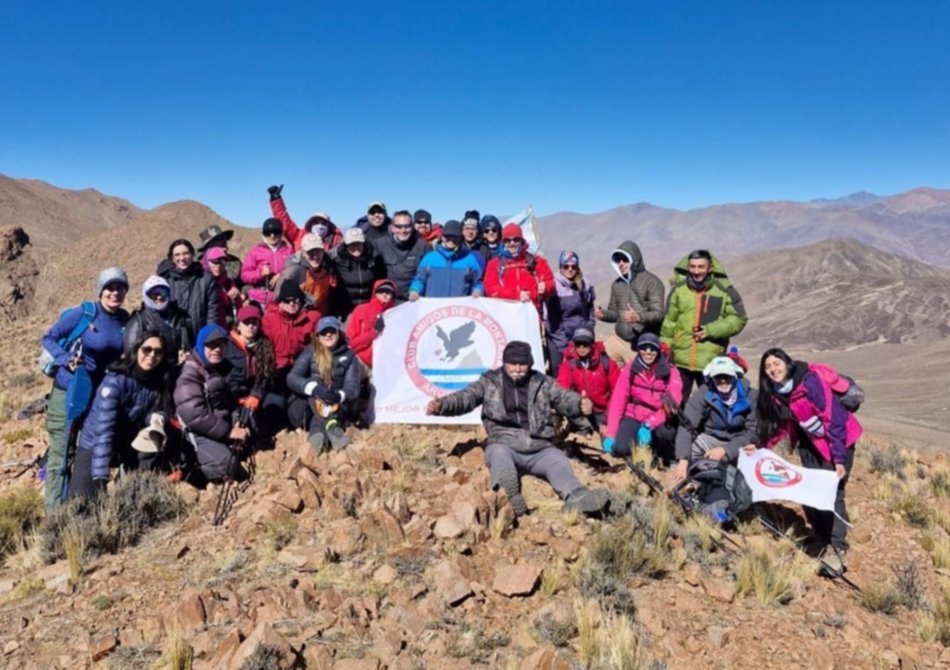 Reconocimiento para el Club Amigos de la Montaña por su trayectoria deportiva y social- Reconocimiento para el Club Amigos de la Montaña por su trayectoria deportiva y social
