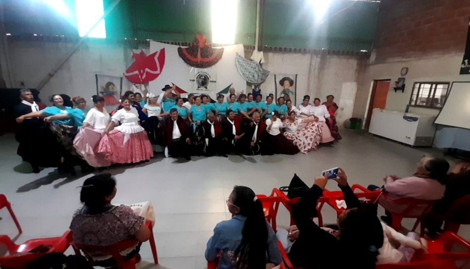 Un cierre a puro folclore en el Centro de Jubilados Serapio Gallegos- Un cierre a puro folclore en el Centro de Jubilados Serapio Gallegos