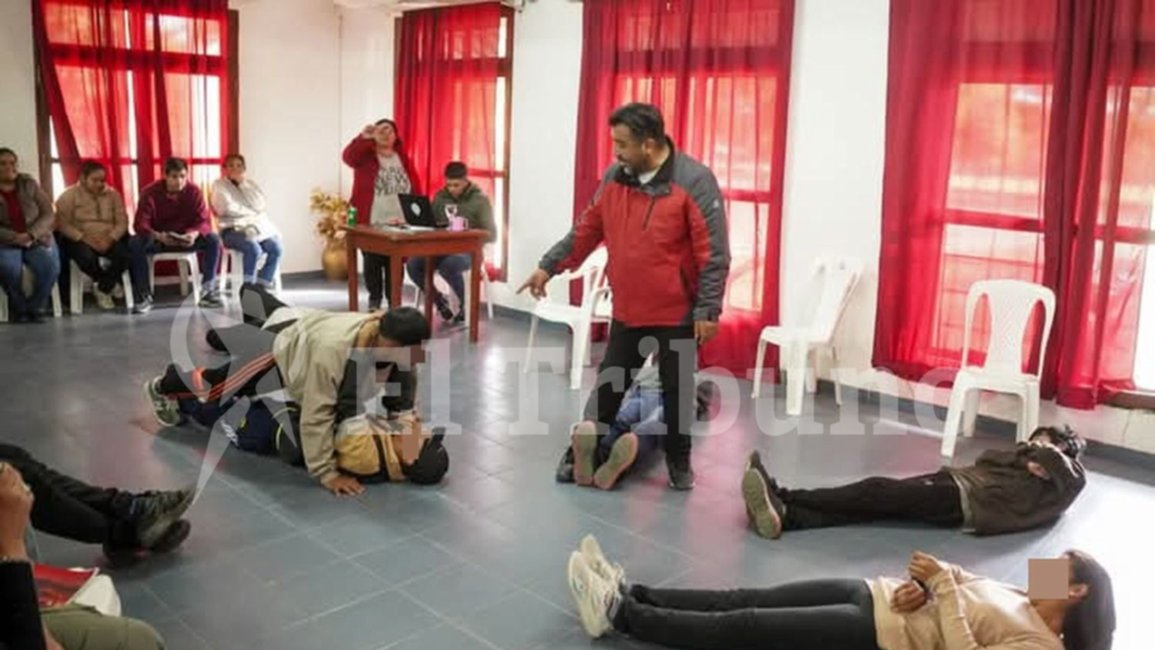 Escándalo por cursos truchos en Salta: según damnificados, Jorge “Coco” Chávez Díaz reclutaba colaboradores para ofrecer cursos para luego no pagarles 