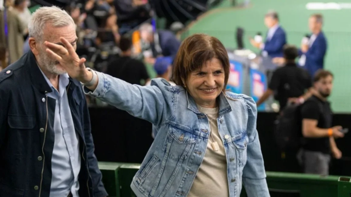 Bullrich confirmó que vacacionará en Disney con sus nietos pese al pedido de austeridad de Milei