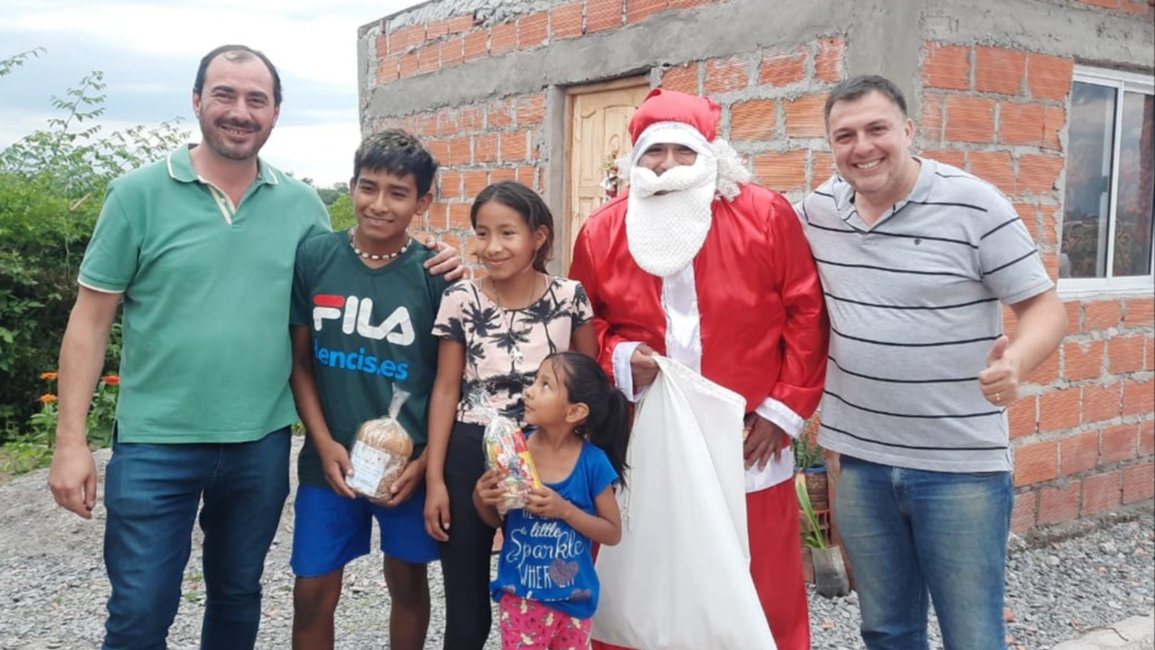 Reparten 5000 panes de Navidad en Chicoana